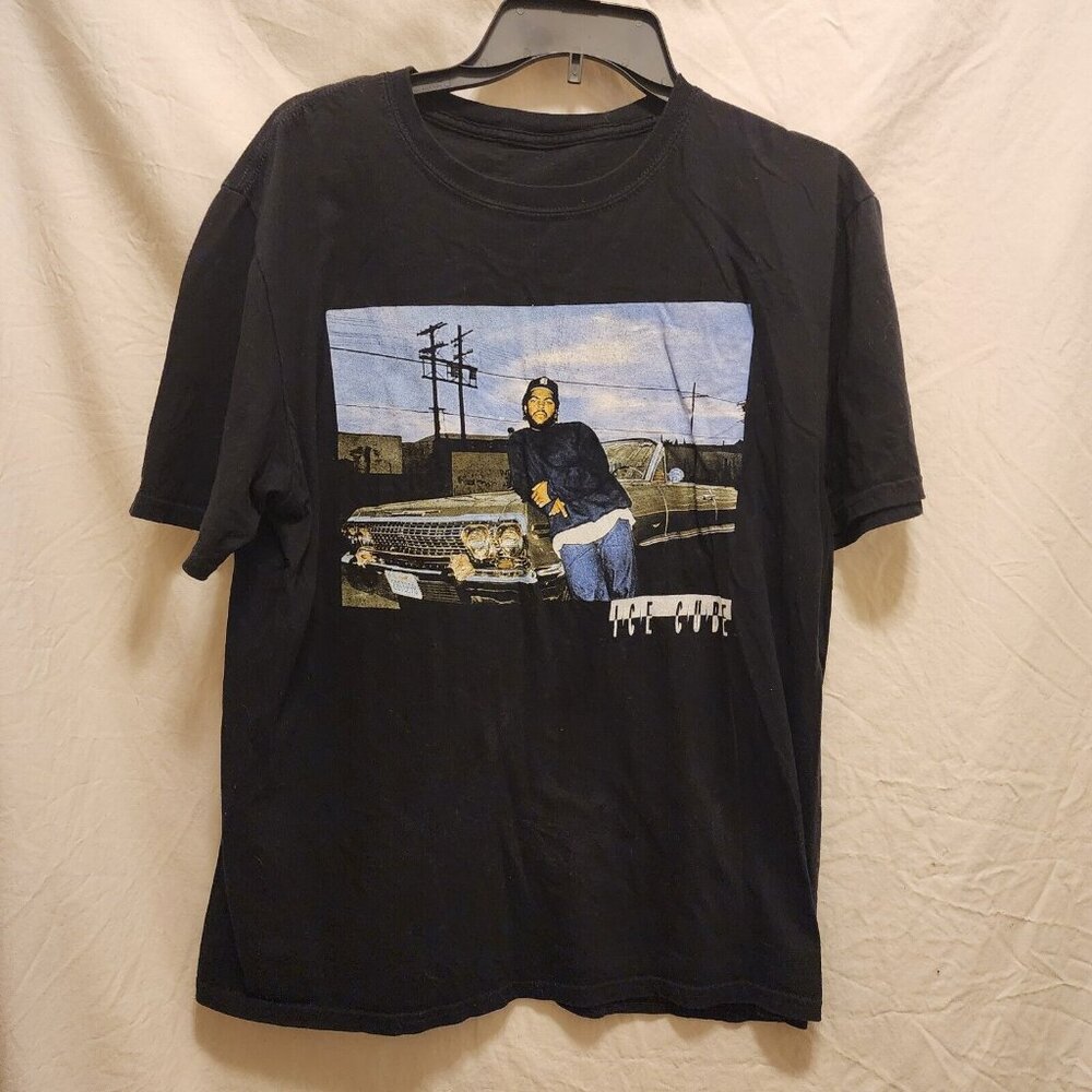Ice Cube Leaning Against Car Photograph Picture Black T-Shirt L